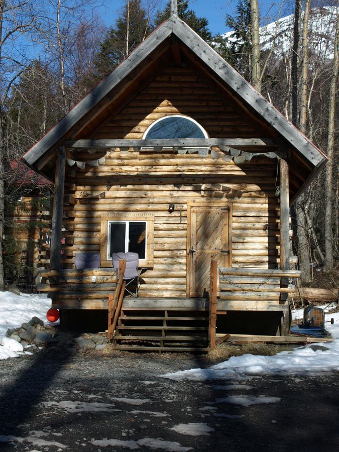 Brown Bear Saloon & Motel Bird Creek Экстерьер фото